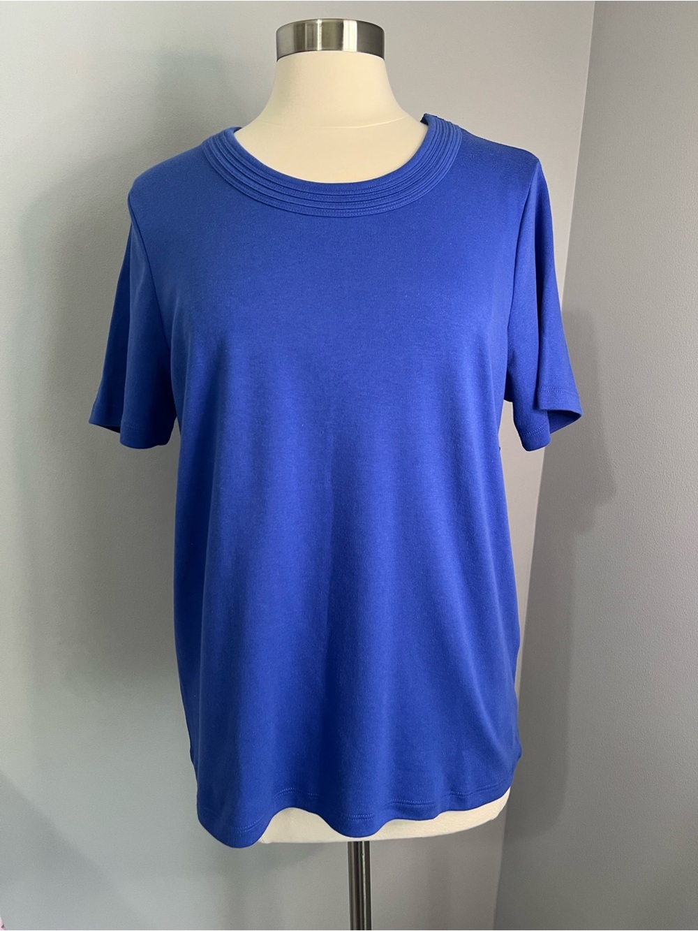 Hasting & Smith Size L Blue Short Sleeve Rounded Neckline Top Tee